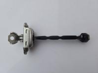 /upload/iblock/47a/1evvyrpq90d1wr6d0pchd6cb0c1wksig.webp ограничитель двери Toyota C-HR 2020- правый OEM 68630-F4020 общий вид