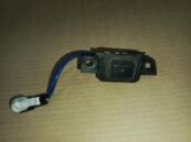 Кнопка открывания багажника Toyota Camry 70 XV70 2017-2023 OEM 8494533040 на светлом фоне