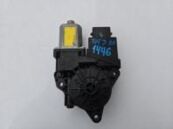 Передний правый мотор стекло подъемника Хендай Туссан TL OEM 82460-D3010