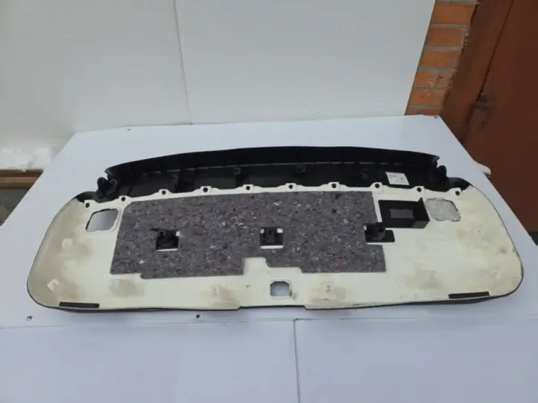 Обшивка багажника Lexus RX 4, вид сзади