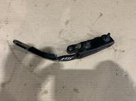 Петля крышки багажника Toyota Corolla E210, 2018 года — OEM 647120K010, отличное состояние, вид сверху