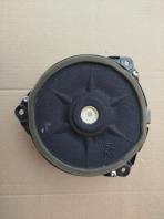 Оригинальный задний левый динамик на Lexus RX 4 OEM 86160-0WW30 крупный план