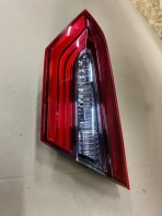 Задний правый фонарь в крышку багажника Toyota Camry 70 XV70 81650-06H10 в наличии на авторазборе