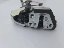 Замок двери Lexus RX 4 2015-2022 (6906048070) вид спереди
