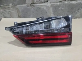 Фонарь в крышку багажника Lexus RX 4 2015-2019 правый OEM 8165048030 вид спереди