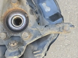 Кулак поворотный Toyota Corolla E210 2018- передний правый OEM, главный общий вид