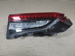 Фонарь в крышку багажника Toyota RAV4 50 XA50 2018- левый OEM 81561-0R020 артикул 385200-7704 главный вид