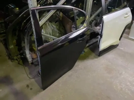 Задняя левая дверь Lexus GS 4 2015-2020 OEM 67004-30650 подготовка к отправке