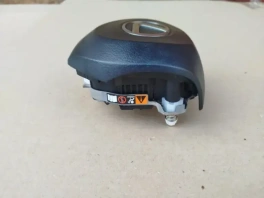 Подушка безопасности в руль Lexus GS 4 2020- 45130-30740-C0 крупным планом для осмотра