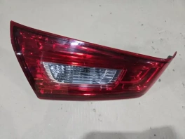 Левый фонарь в крышку багажника Mitsubishi ASX GA 2010-2016 с OEM номером 8330A716 на белом фоне