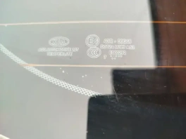 Стекло крышки багажника Kia Sportage QL 87110-D9010 на автомобиле киа спортейдже ql