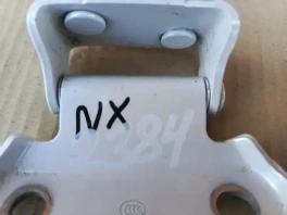 Петля задняя двери багажника Lexus NX 6881048010 правый ракурс