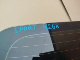 Стекло крышки багажника Kia Sportage QL 87110-D9010 на автомобиле киа спортейдже ql