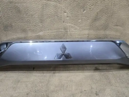 Накладка крышки багажника mitsubishi outlander 3 gf 2012-2022  