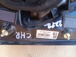 Фонарь задний правый в крышку багажника Toyota C-HR 81581-F4010 на складе