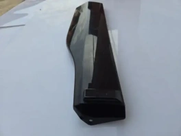 Оригинальный б/у молдинг задней правой двери Toyota RAV4 50 XA50 с OEM 75077-42050-C0 на светлом фоне