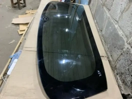 Оригинальное стекло двери багажника Mitsubishi ASX GA с маркировкой OEM 6203A638