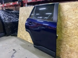 Задняя правая дверь Toyota RAV4 50 (XA50) OEM 67003-0R150 общий вид