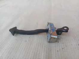 Задний правый ограничитель двери Mazda CX-5 2 KF OEM KB7W72270 на складе в г. Санкт-Петербург
