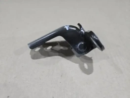 Петля двери верхняя передняя правая Toyota Camry 70 XV70 68610-06180 общий вид