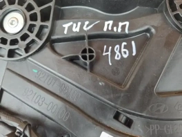 Передняя правая дверная карта Хендай Туссан TL в наличии 82481-D3001