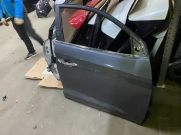 Дверь передняя правая Hyundai Tucson TL OEM 76004-D3001