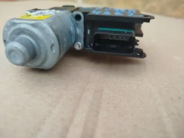 Передний правый мотор стеклоподъемника для KIA Proceed CD OEM 82460-J7710