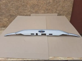 Накладка двери багажника toyota rav4 50 xa50 2018- задн. 
