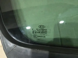 Задняя правая форточка двери Kia Sportage QL 2015-2021 (OEM 83411D9000)