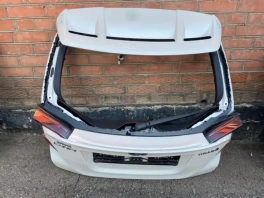 Крышка багажника toyota c-hr  2020-  