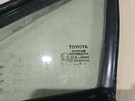 Форточка двери Toyota C-HR передняя левая б\у OEM 68151-F4030