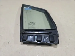 Форточка двери Toyota Corolla E210 передняя правая OEM 68191-02A10 общий вид