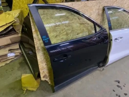 Передняя правая дверь Toyota RAV4 50 XA50 2018 2023 (OEM 67001 0R120) общий вид