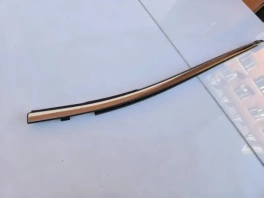 Оригинальная бархотка задней правой двери Nissan X-Trail T32R 2013-2021 с номером OEM 82820-4CL0A на складе