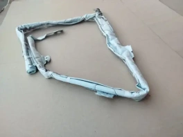 Правая шторка безопасности Lexus NX (2014-2017) OEM 6217078020 с идущей к ней проводкой