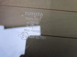 Стекло двери багажника Toyota RAV4 50 XA50 68105-42330 общий вид