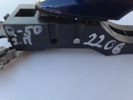 Ручка двери задняя правая Infiniti Q50 82640-4GY1A — вид на хромированную вставку и состояние поверхности