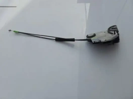 Замок двери задний левый Toyota Camry 70 XV70 2017-2023 OEM 89900-06110, общий вид
