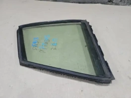 Форточка двери правая задняя Toyota Prius 4 XW50 б/у общий вид с OEM 63540-47060