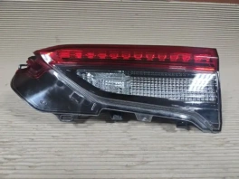 Фонарь в крышку багажника Toyota RAV4 50 XA50 правый 2018- OEM 81560-0R030 общий вид лицевой панели