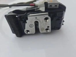Оригинальный задний правый замок двери Nissan Qashqai J11 2013-2021 OEM 825004EA0A на складе