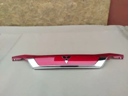 Накладка двери багажника mitsubishi outlander 3 gf 2015-2022 задн. 