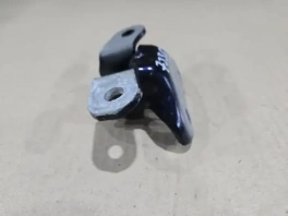 Петля двери нижняя правая Toyota RAV4 50 XA50 2008- OEM 68610-0R030 общий вид