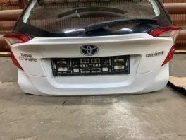 Крышка багажника Toyota C-HR 2020- (MAXH10, NGX10,50, ZGX10) OEM 67005-F4010 задняя вид сверху