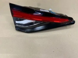 Задний левый фонарь Toyota Corolla E210 OEM 81591-02C41 общий план на стеллаже