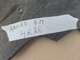 Оригинальный задний правый подкрылок Toyota RAV4 50 XA50 2018-2022 OEM 65637-42030 общий вид двери с автросалона Гарант Разбор