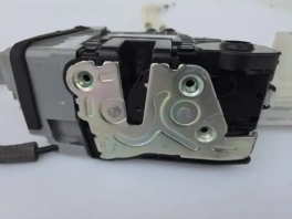 Замок двери hyundai tucson tl 2015-2021 перед. лев.