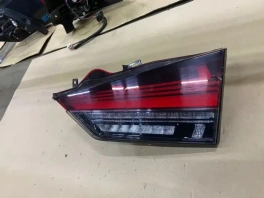 Фонарь в крышку багажника Lexus RX 4 2020- задний правый 81580-48280 в интерьере багажника
