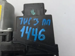 Передний правый мотор стекло подъемника Хендай Туссан TL OEM 82460-D3010