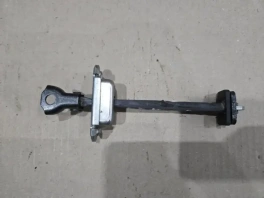 Ограничитель двери задний правый Toyota Corolla E210 2018- 68620-02C90 купить